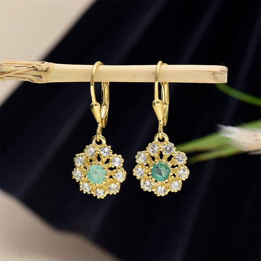 Arannyal Bevont Ezüst Fülbevaló Brazil Smaragddal és Fehér Topázzal