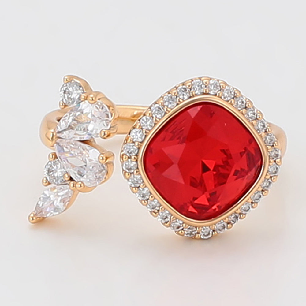 Arany tónusú Emporia Ötvözetű Gyűrű Vörös Emporia® Kristállyal és Fehér Emporia® Kristállyal 5 