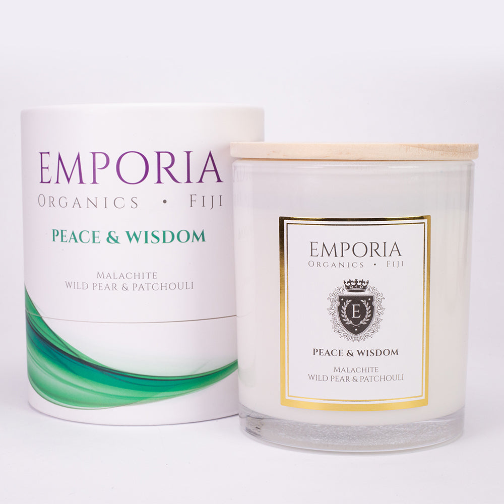 Emporia Organics Üveggyertya: Fiji -PEACE & WISDOM, Malachittal, Vadkörte és pacsuli illattal, 100% szójaviasz, 230 g 4 