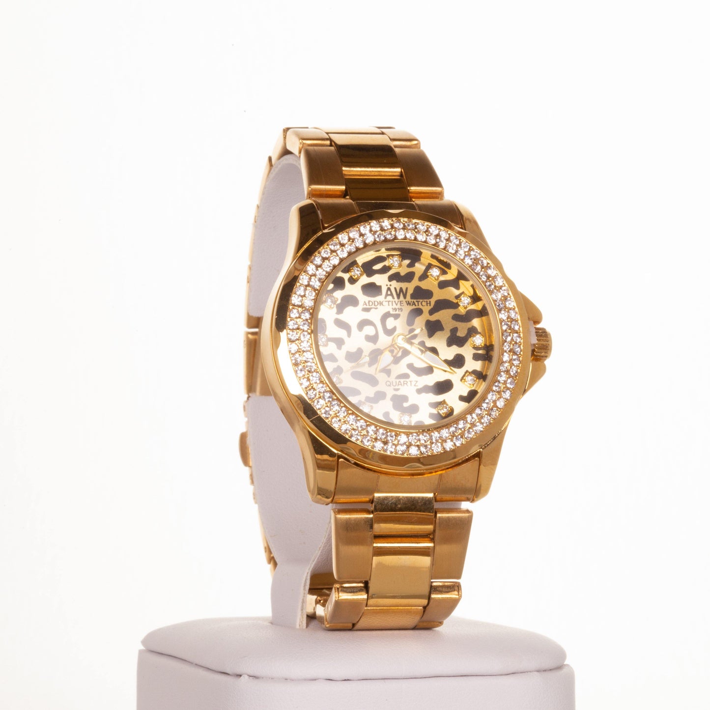 AW arany színű női óra leopárd mintás számlappal és kvrackristályokkal - Ékszer Galéria